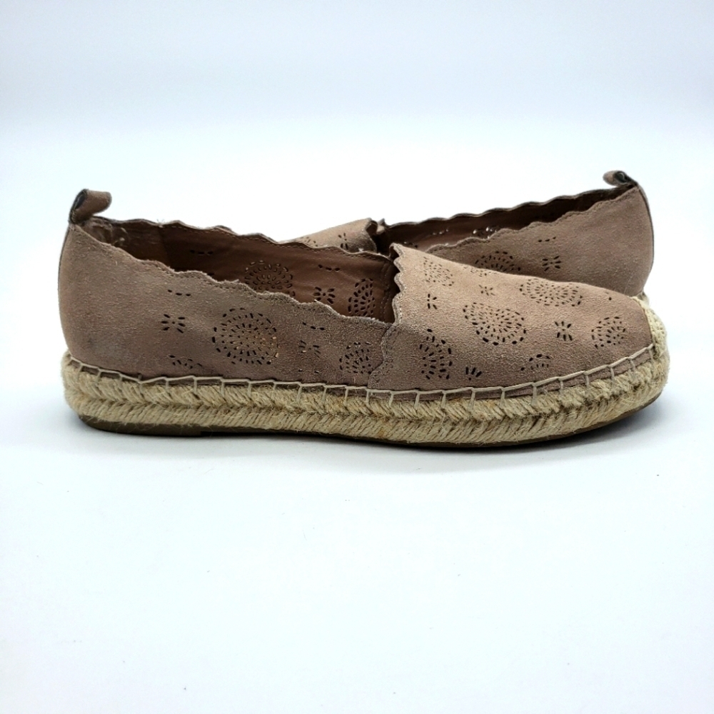 𝅺CROWN Vintage Clover women US 10 tan taupe laser cut leather upper espadrilles